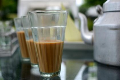 சென்னையில் டீ, காபி விலை உயர்வு: டீ ரூ.15, காபி ரூ.20 என நிர்ணயம்!