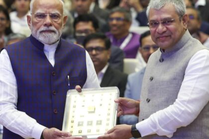 உள்நாட்டில் தயாரிக்கப்பட்ட ‘விக்ரம் சிப்’ அறிமுகம்: செமிகண்டக்டர் ஒரு டிஜிட்டல் வைரம் என பிரதமர் மோடி பெருமிதம்